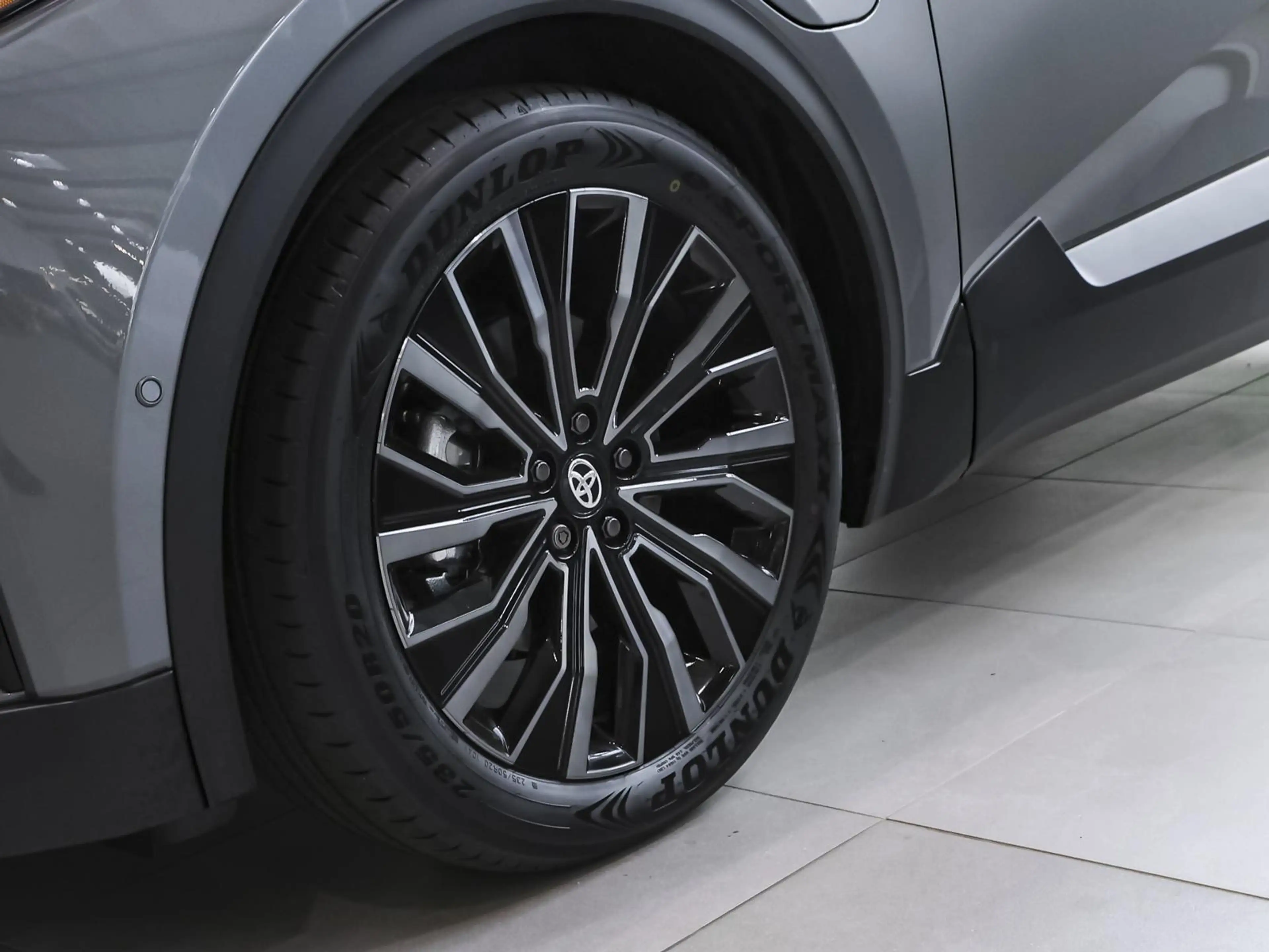 Toyota C-HR + BEV 4x4 Lounge Sky & Sound Paket — photo 13