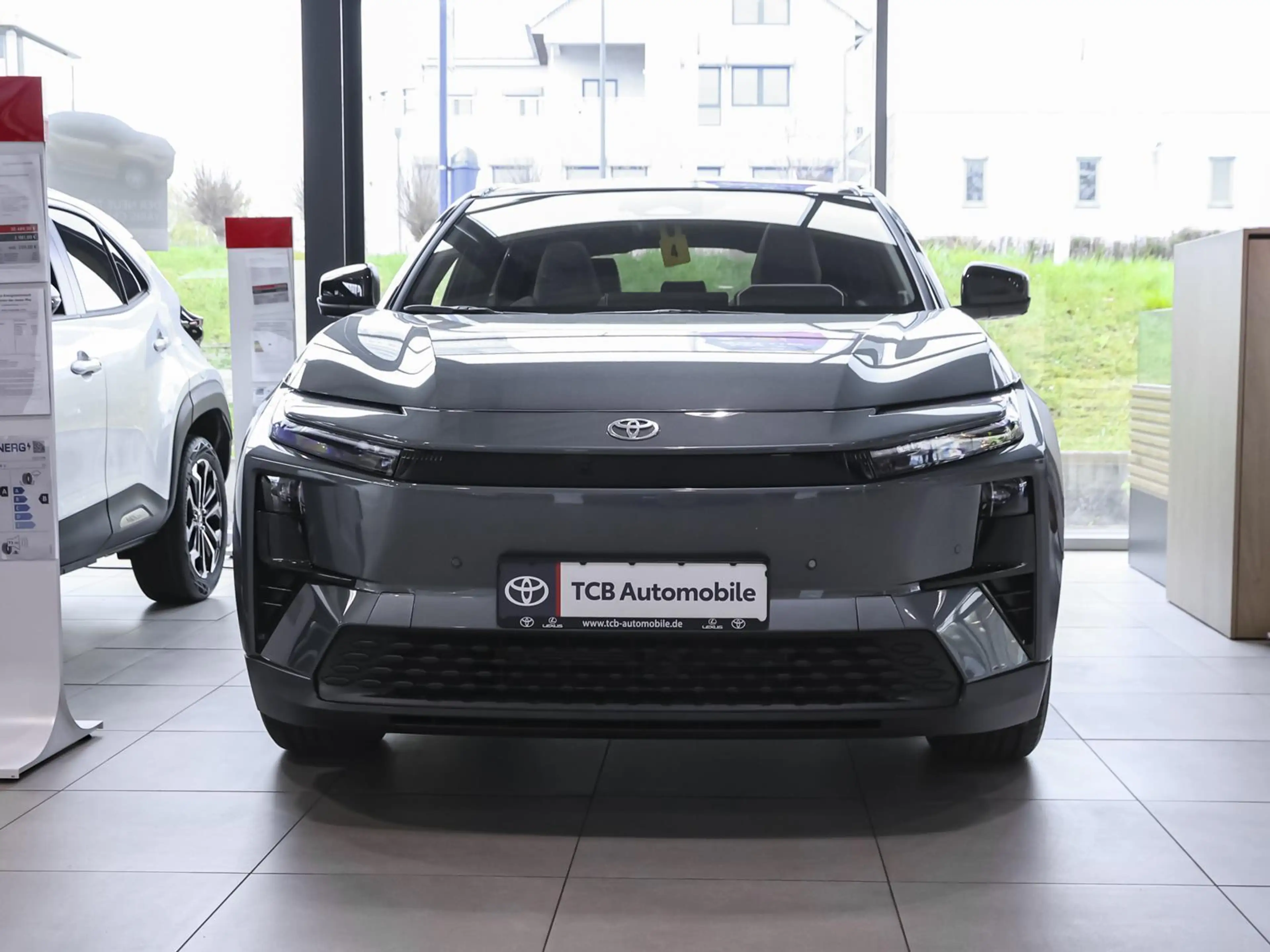 Toyota C-HR + BEV 4x4 Lounge Sky & Sound Paket — photo 5
