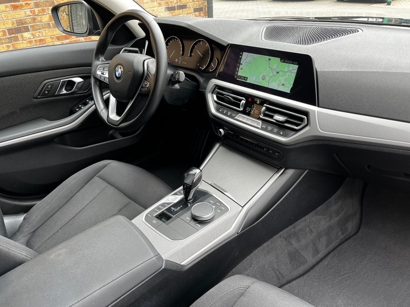 BMW 318 dA Tour LED Navi Shz PDC LM Business — photo 13