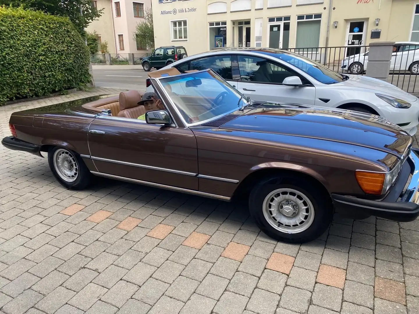 Mercedes-Benz SL 380 Cabrio Bruin - 2