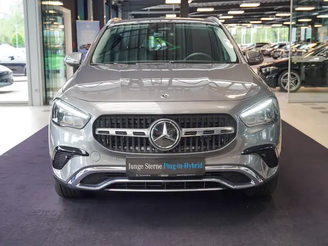 Mercedes-Benz Gla view 9
