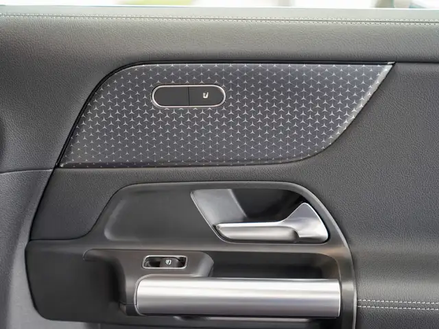 Mercedes-Benz Gla view 13