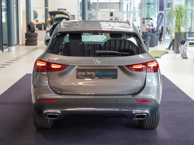 Mercedes-Benz Gla view 4