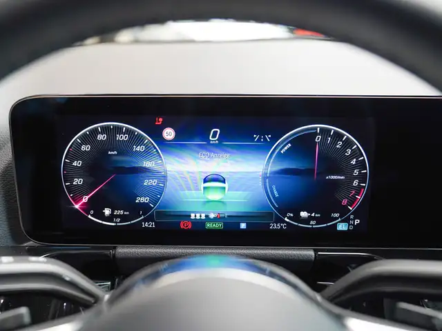 Mercedes-Benz Gla view 17