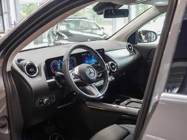 Mercedes-Benz Gla view 16