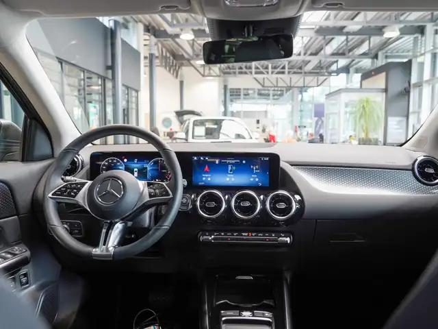 Mercedes-Benz Gla view 15