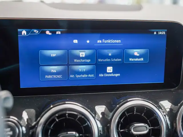 Mercedes-Benz Gla view 20