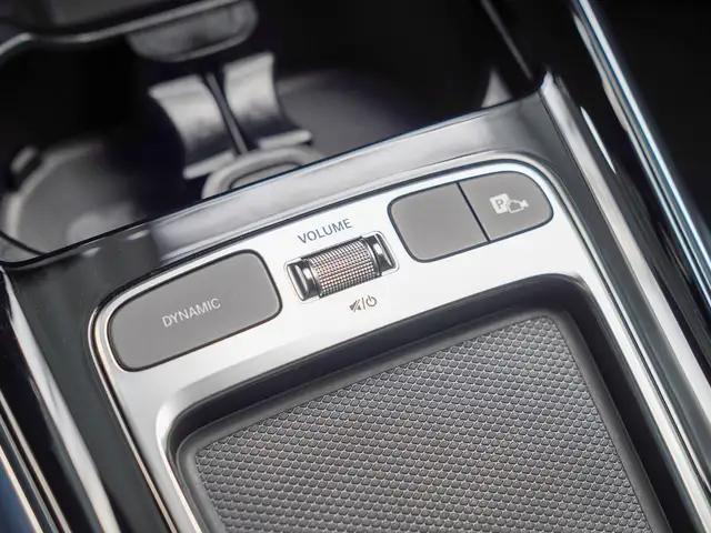 Mercedes-Benz Gla view 24