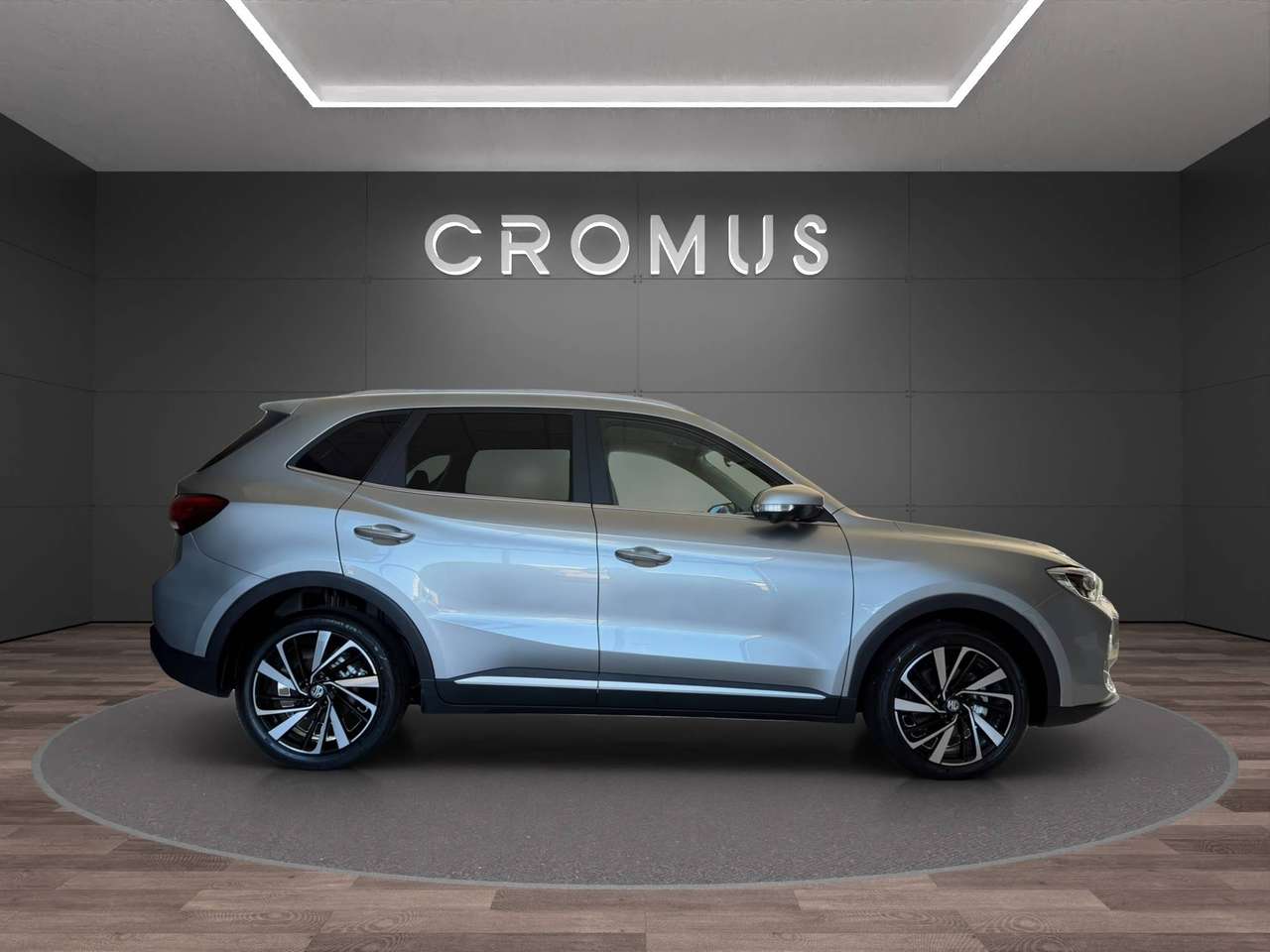 MG ZS 1.5 hybrid+  Luxury auto