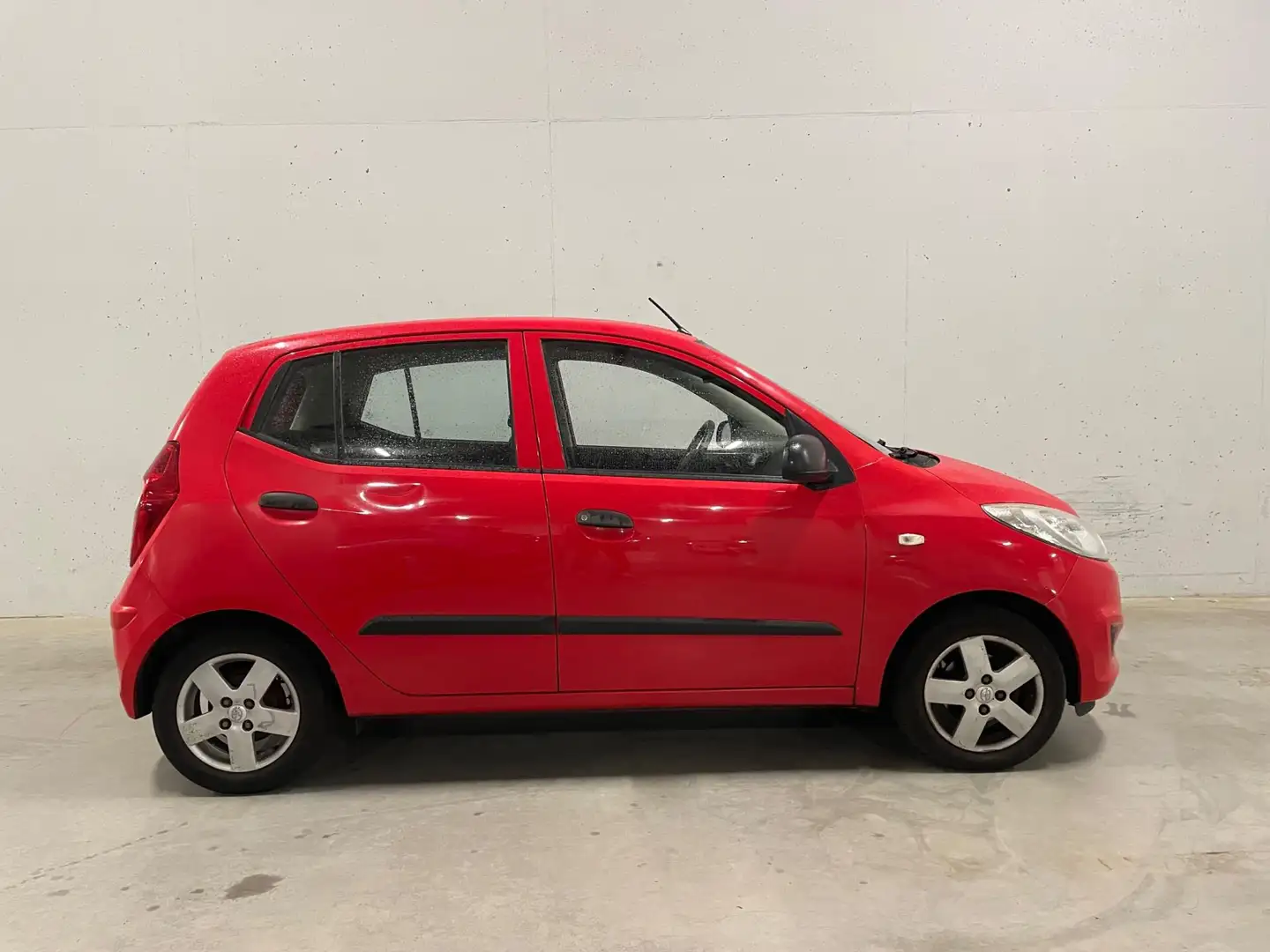 Hyundai i10 1.1 Pure 5drs. Nieuwe APK NAP Rouge - 2