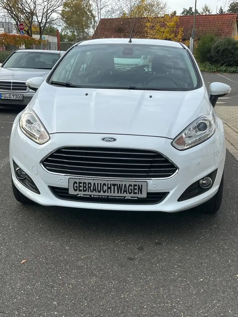Ford Fiesta 1.25 Titanium Blanc - 1