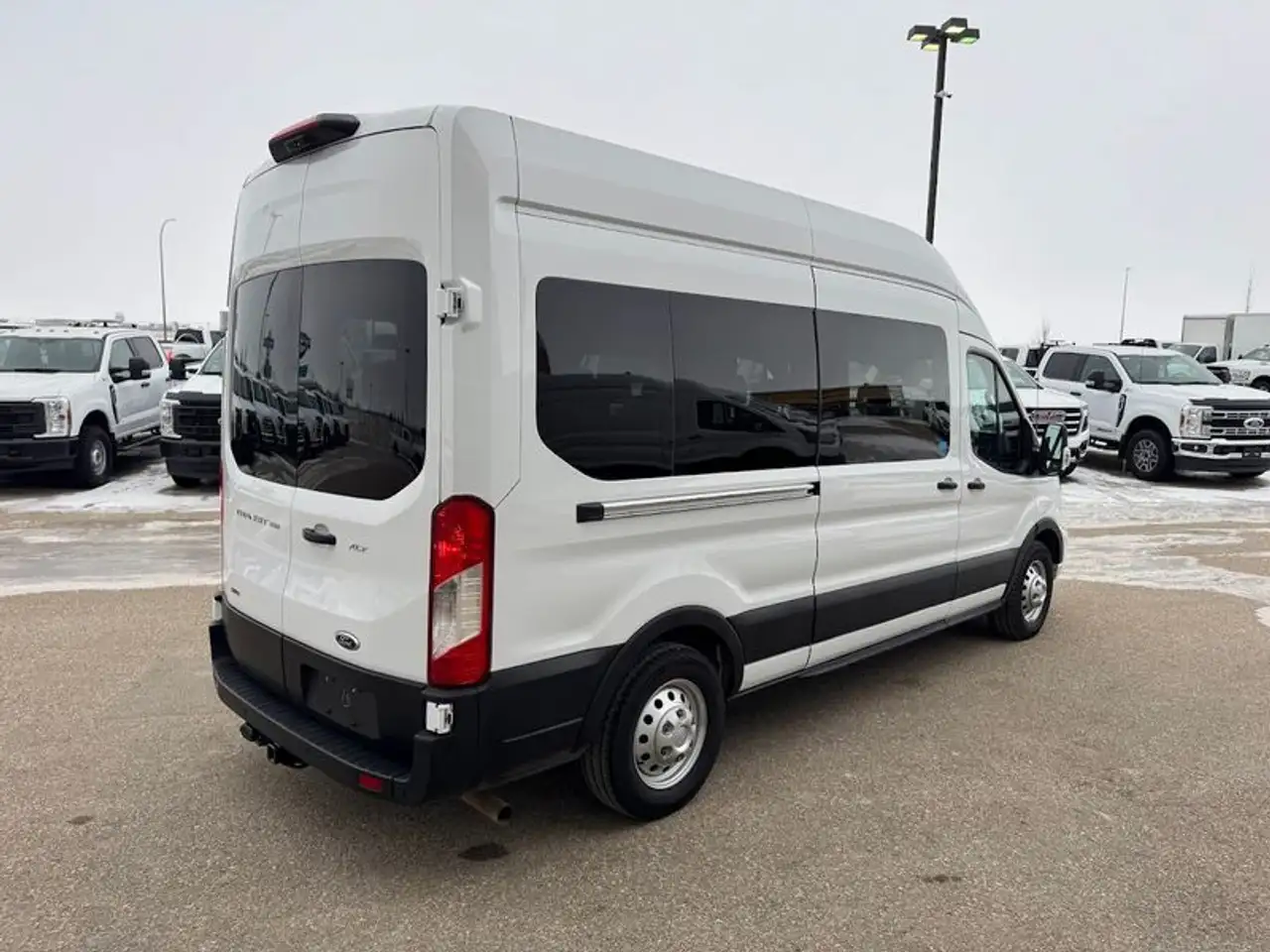 Ford Transit Passenger Wagon снимка Ford Transit Passenger Wagon