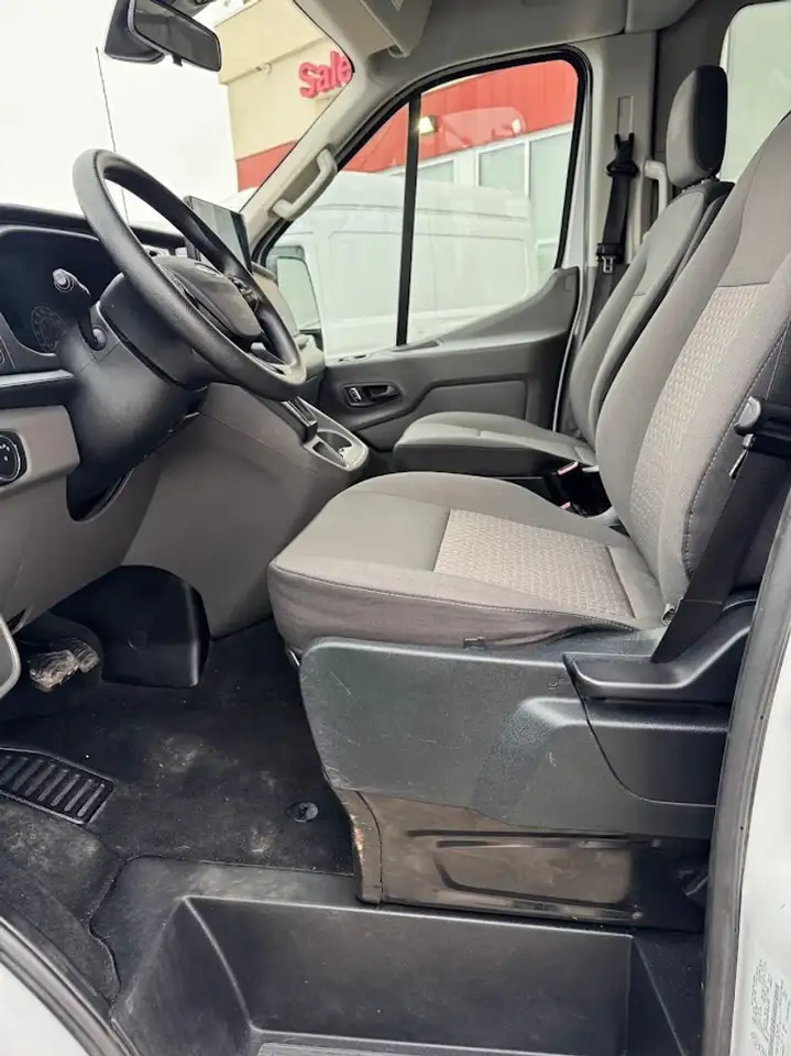 Ford Transit Passenger Wagon снимка Ford Transit Passenger Wagon