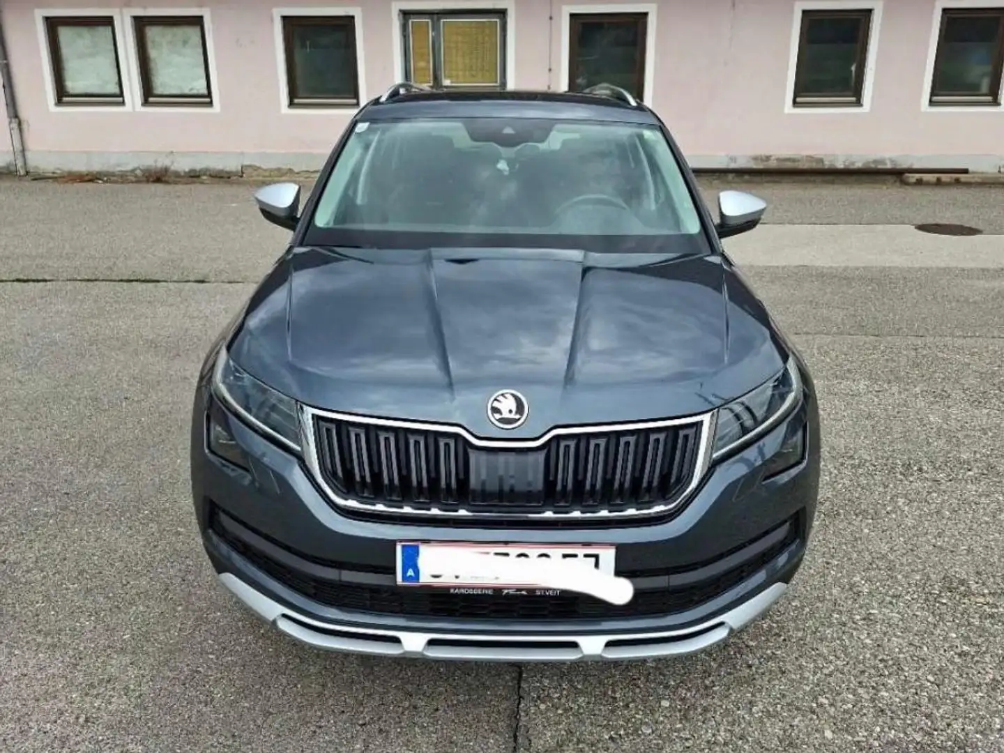 Skoda Kodiaq Kodiaq 2,0 TDI SCR 4x4 Scout DSG Scout Grau - 1