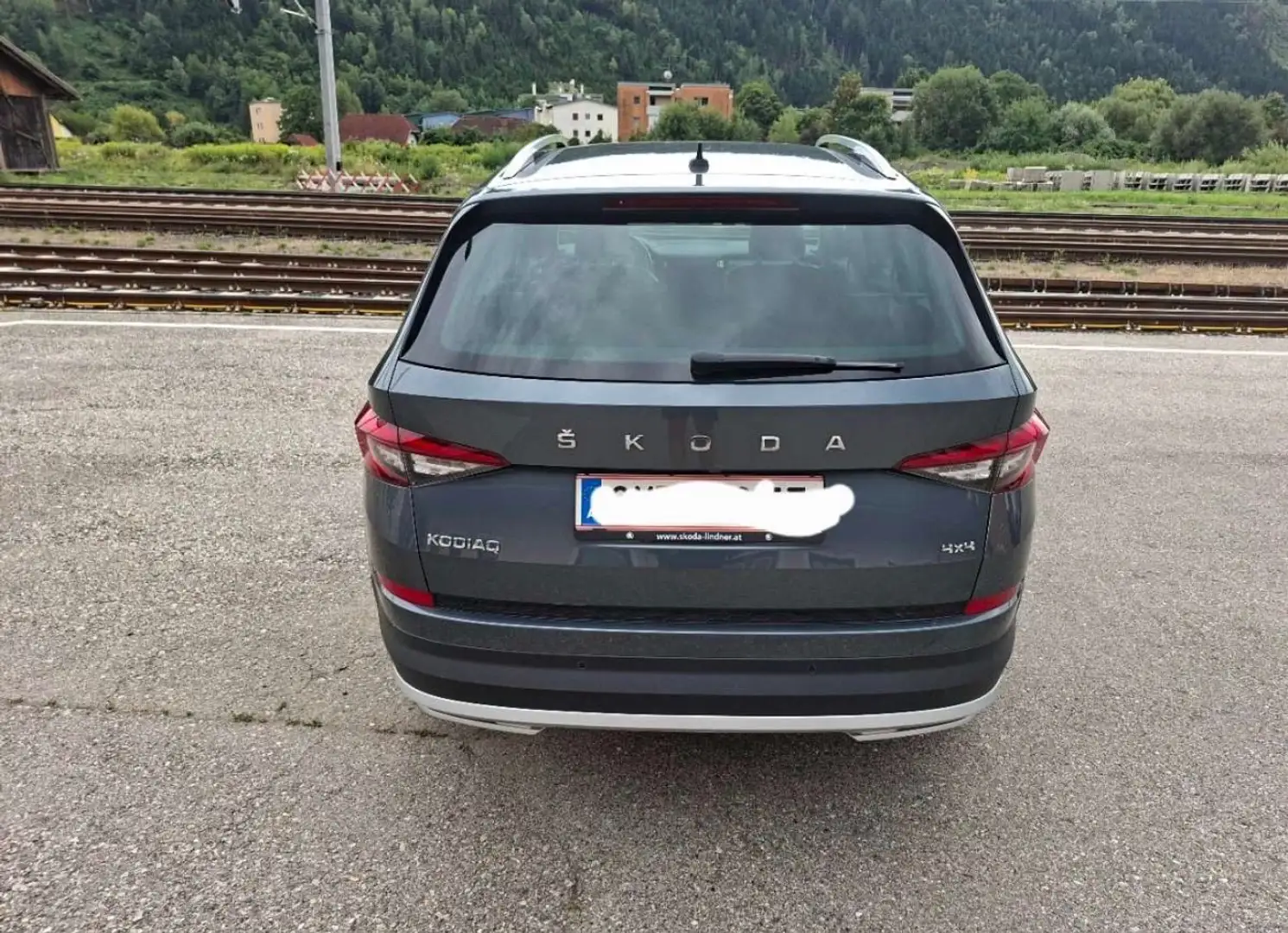 Skoda Kodiaq Kodiaq 2,0 TDI SCR 4x4 Scout DSG Scout Grau - 2