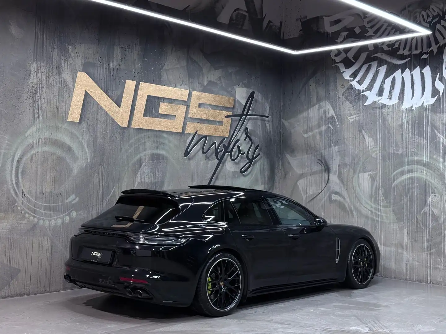 Porsche Panamera 4 E-Hybrid PHEV G2 Sport Turismo Platinum Edition Schwarz - 2