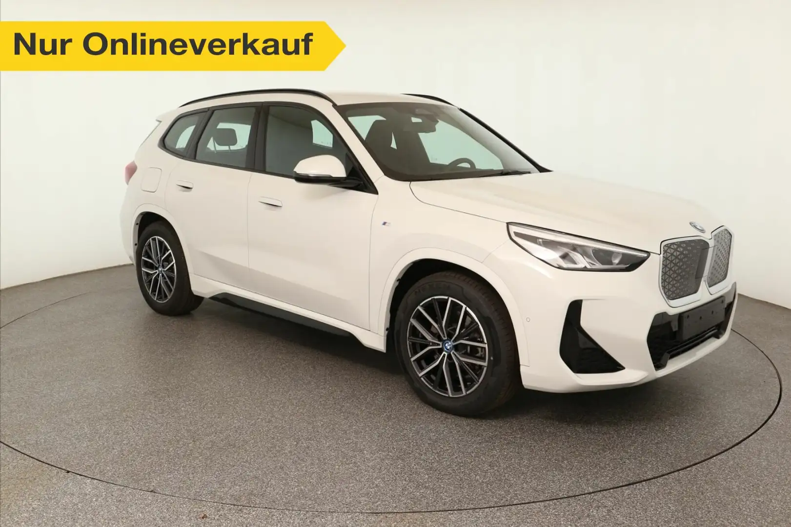 BMW iX1 iX1 xDrive30 xDrive M Sport LED+NAVI+ACC+SHZ+RFK Weiß - 1