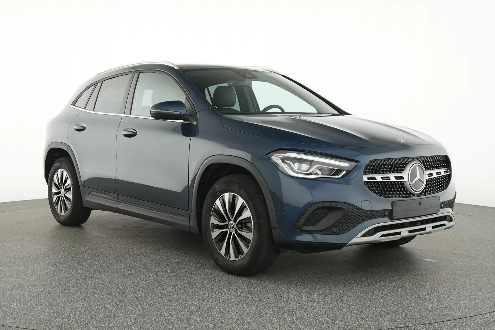 Mercedes-Benz GLA 200 | Panoramisch Dak | Verwarmde Zetels | Blauw - 2