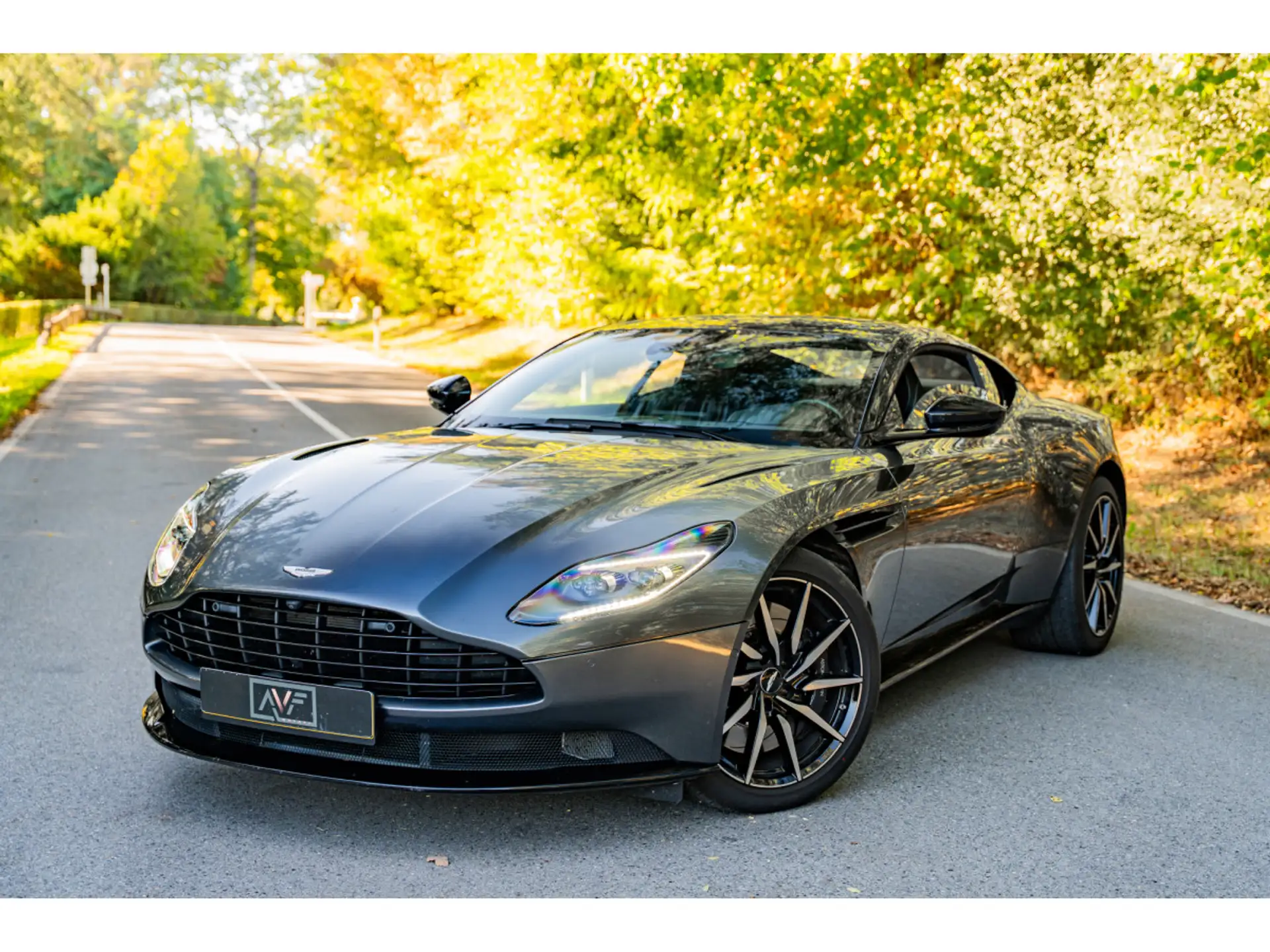 애스턴마틴 DB11 V8 2021 그린 사진 1