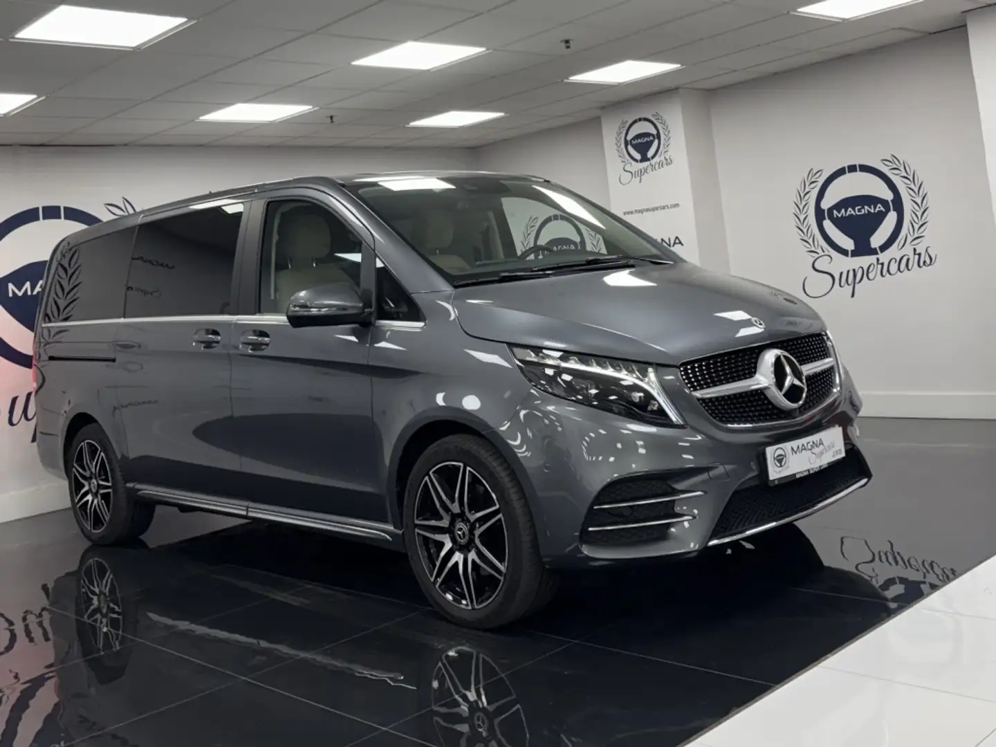 Mercedes-Benz V 300d Compacto Avantgarde Grau - 1