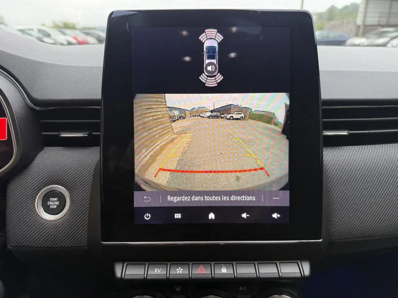 Renault Clio Citadine 5 portes — photo 29