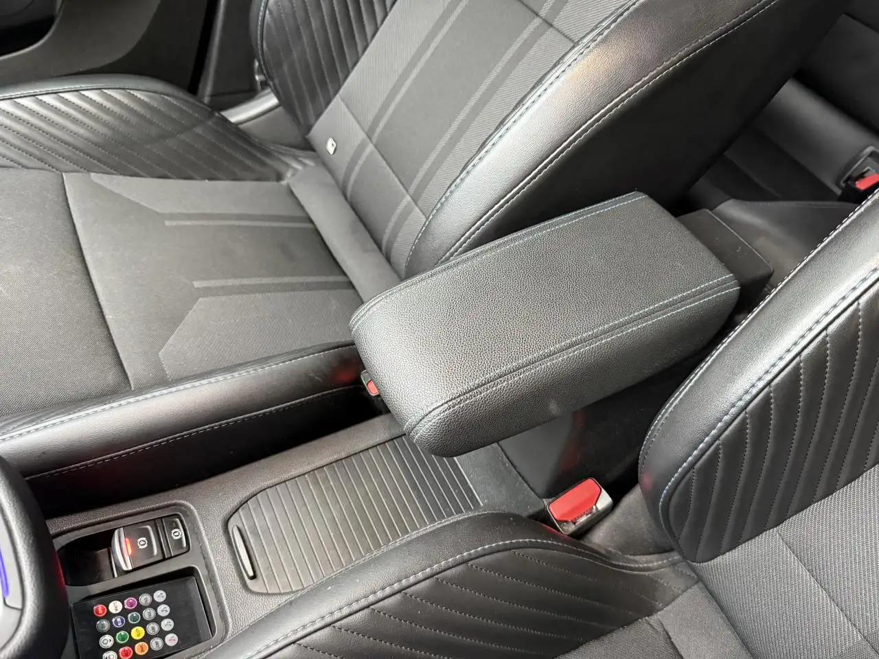 Renault Clio Citadine 5 portes — photo 28