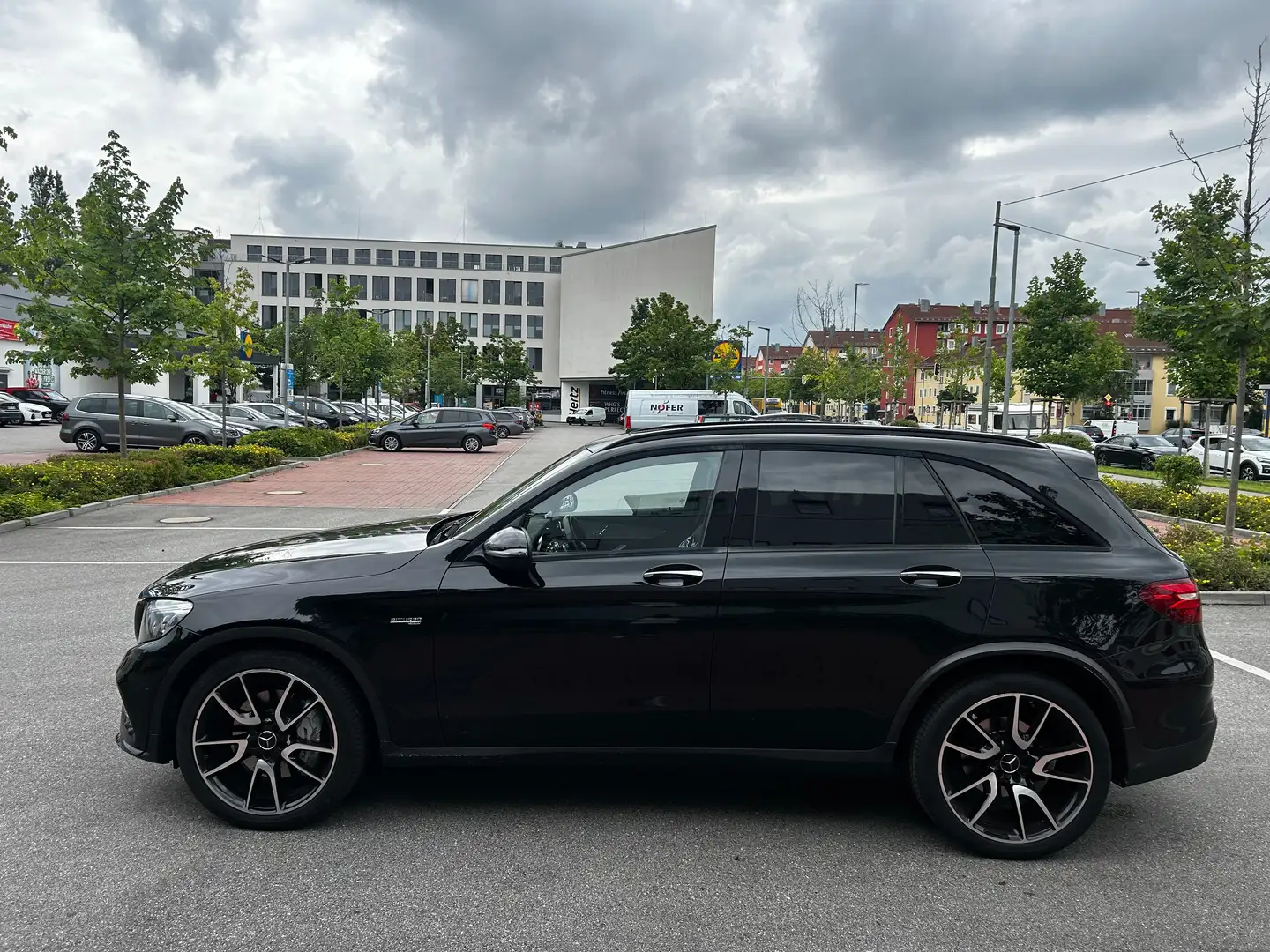 Mercedes-Benz GLC 43 AMG GLC 4Matic 9G-TRONIC Schwarz - 2