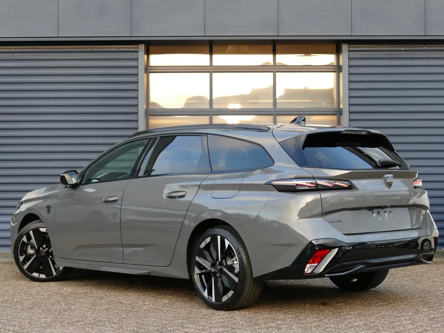 Peugeot 308 SW 1.6 Plug-in Hybrid 195 GT | NIEUW MODEL! | 85km Grijs - 2
