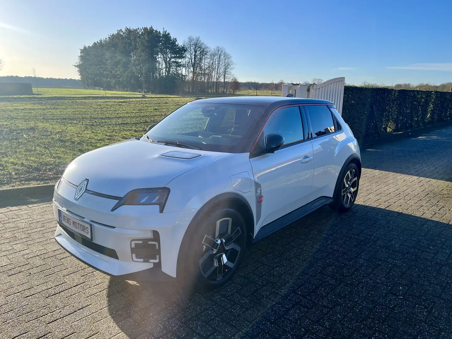 Renault R 5 TECHNO 150 PK COMFORT RANGE 52Kwh 2025 garantie! Weiß - 1