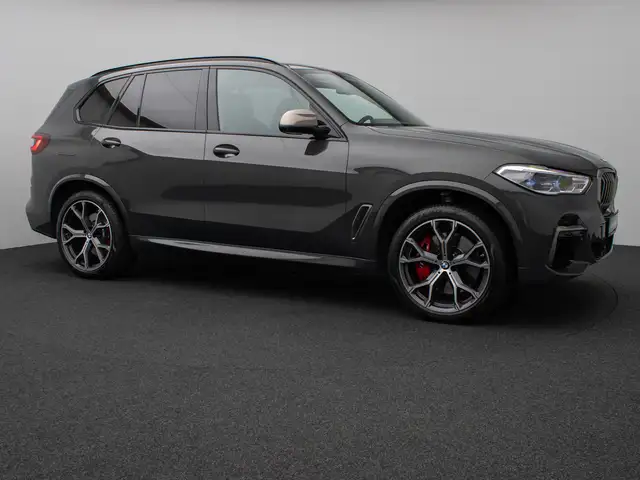 BMW X5 X5 M view 4