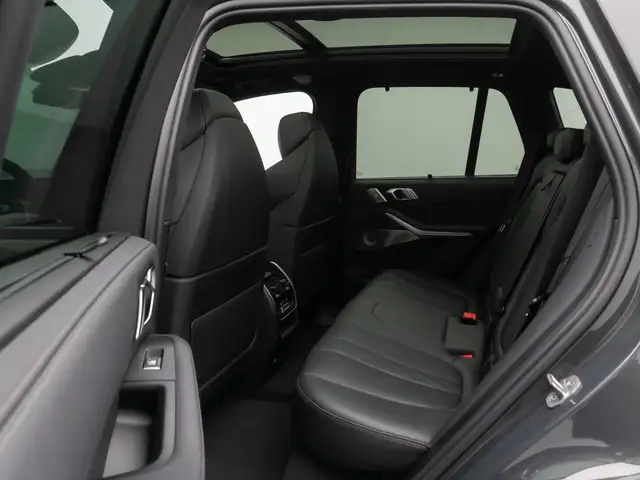 BMW X5 X5 M view 25