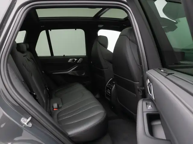 BMW X5 X5 M view 26