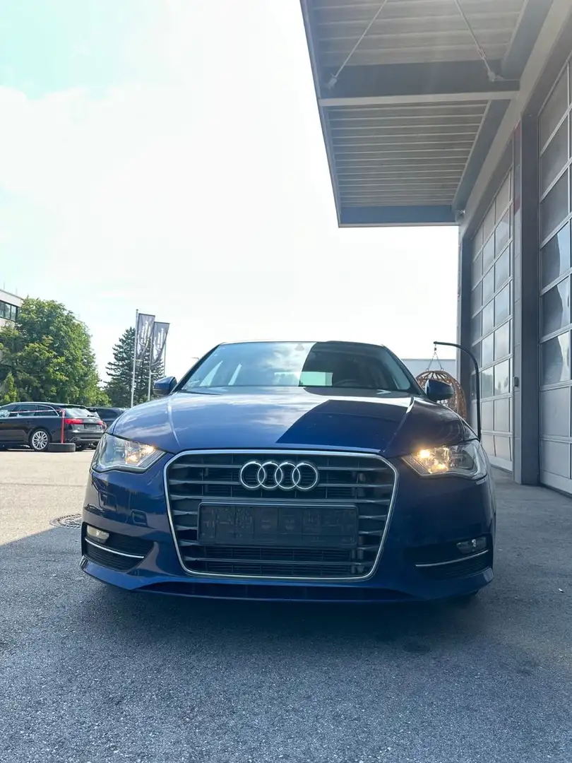 Audi A3 Sportback attraction Blau - 1