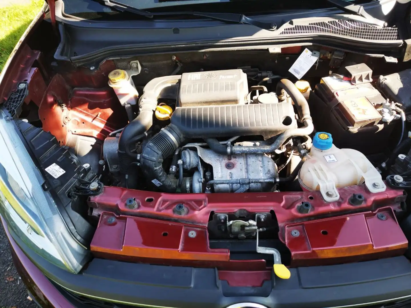 Fiat Doblo Trekking OUTDOOR VAN, 7 Sitze Rouge - 2