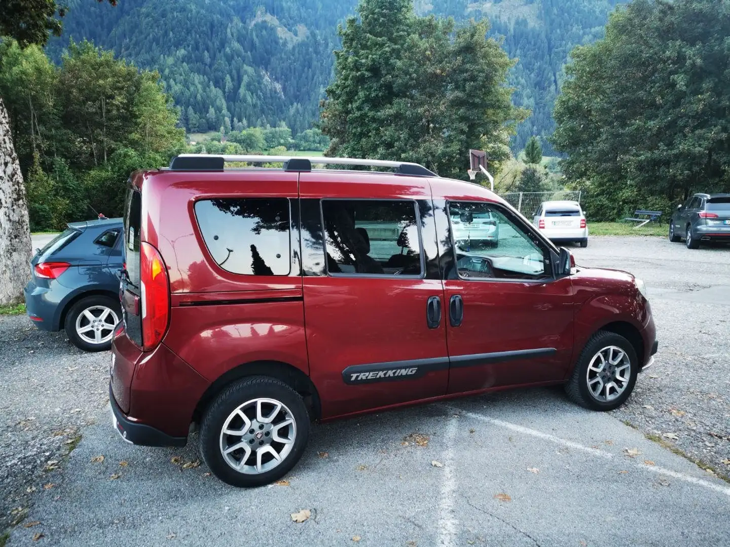 Fiat Doblo Trekking OUTDOOR VAN, 7 Sitze Rouge - 1