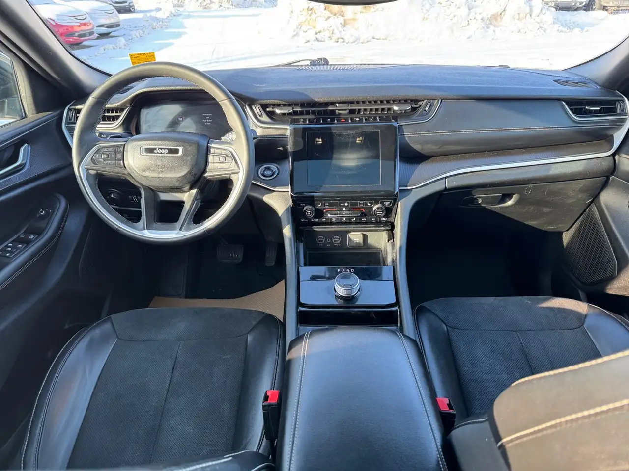 Jeep Grand Cherokee снимка Jeep Grand Cherokee