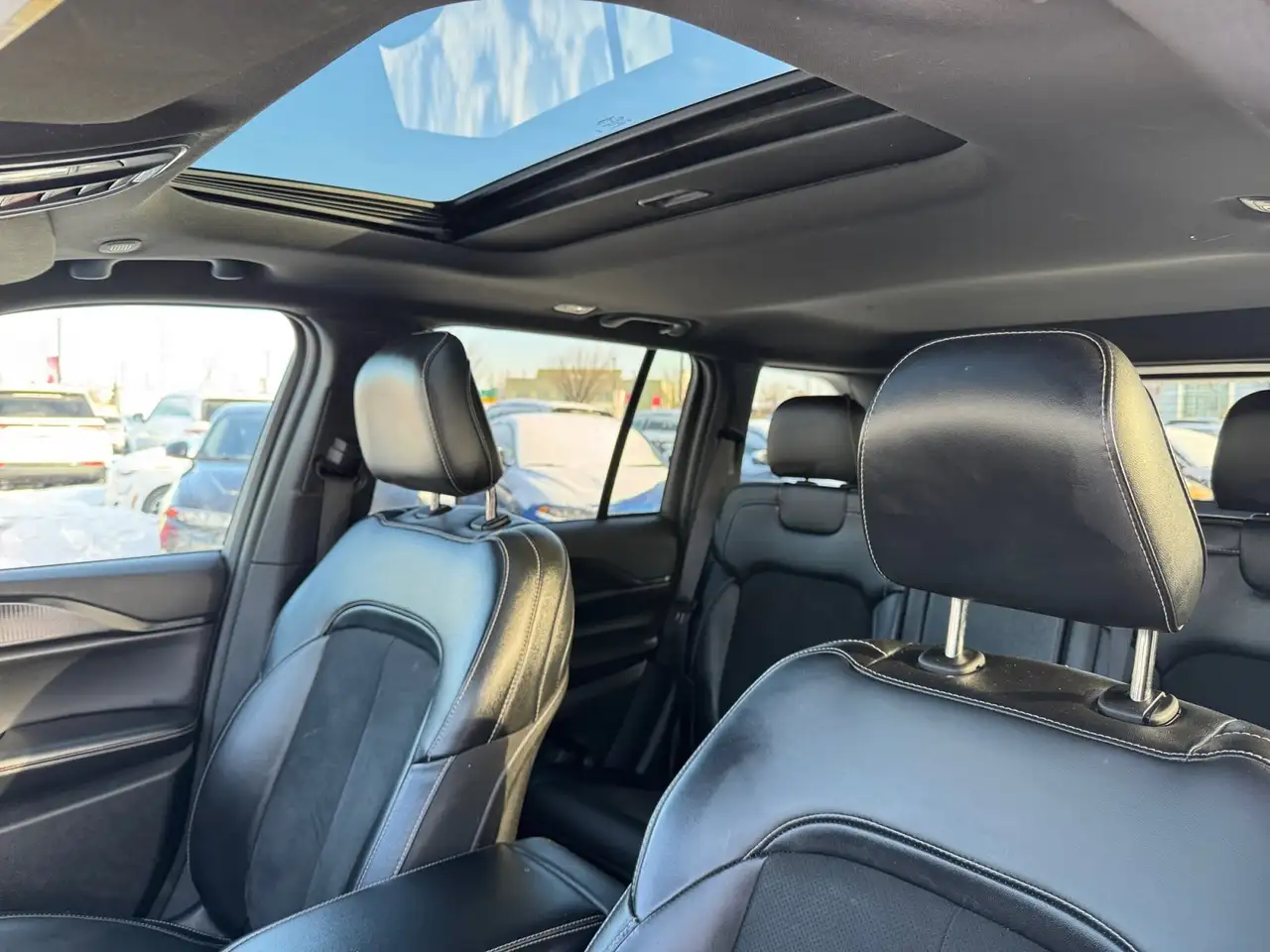 Jeep Grand Cherokee снимка Jeep Grand Cherokee