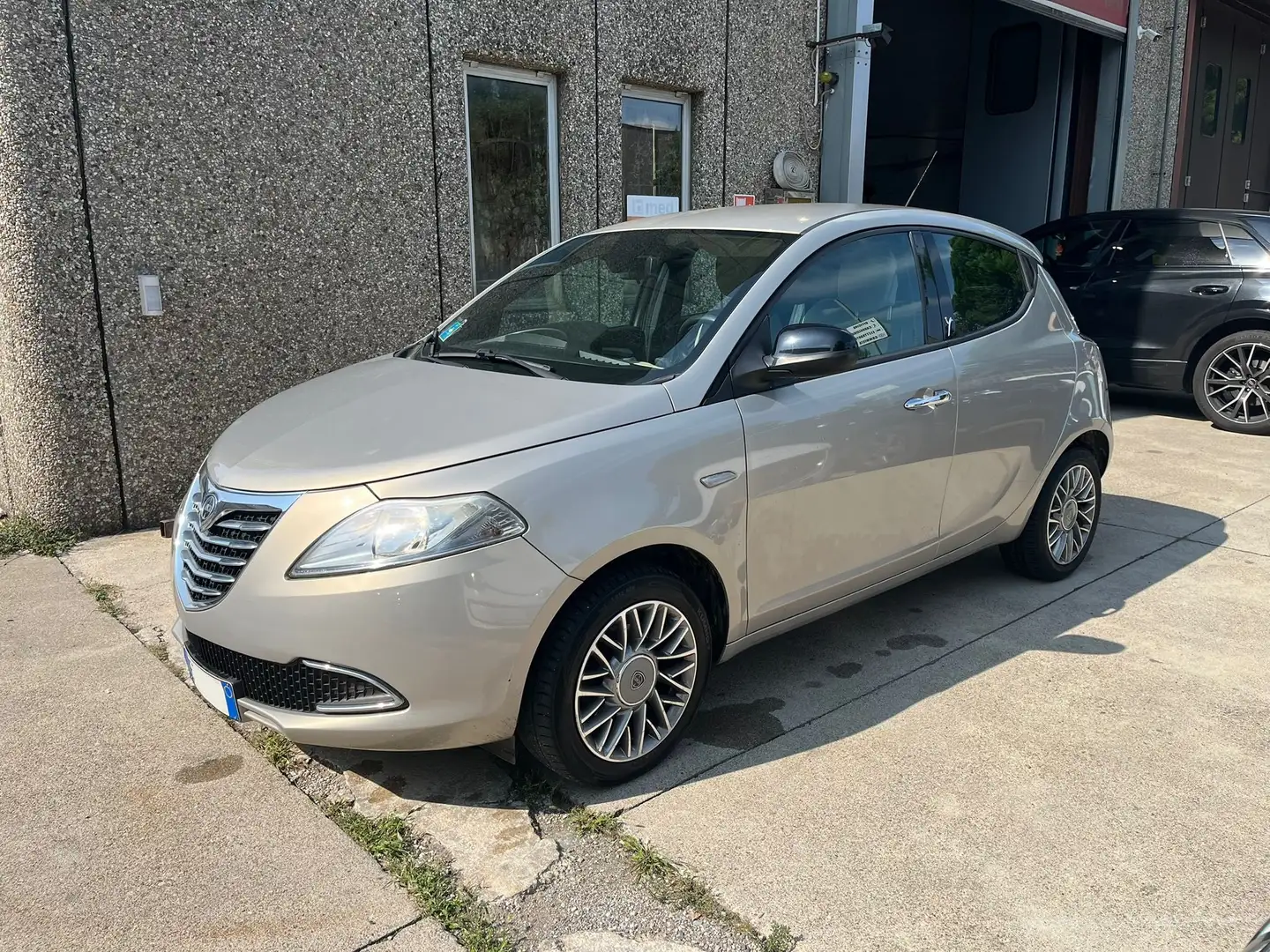Lancia Ypsilon 1.2 8v *UNIPROPRIETARIO-NEOPATENTATI* Beige - 1