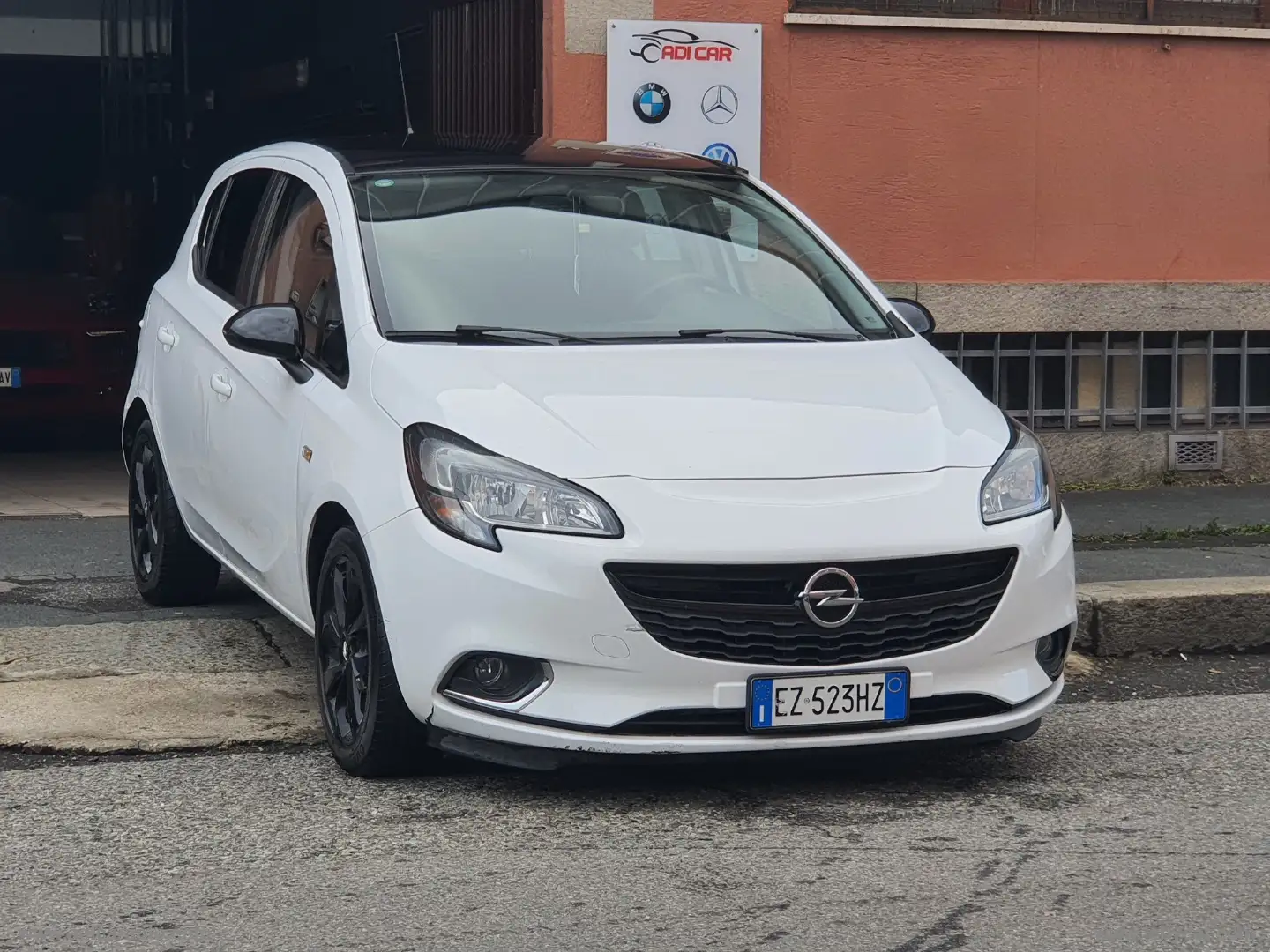 Opel Corsa 1.4 90 CV GPL Tech 5p. b-Color Wit - 1