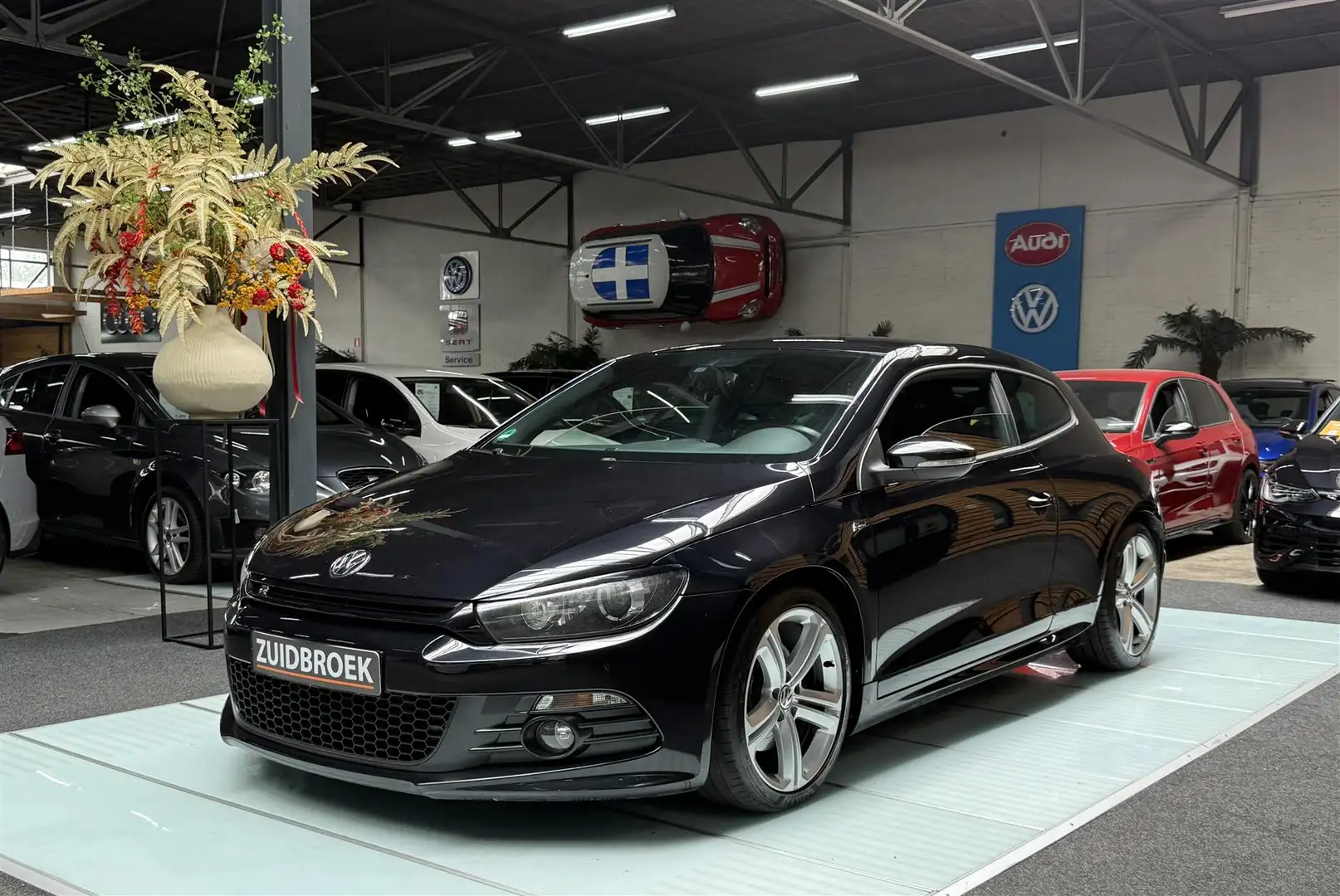 Volkswagen Scirocco 2.0 TSI Xenon R-Line Clima Navi Zwart - 1