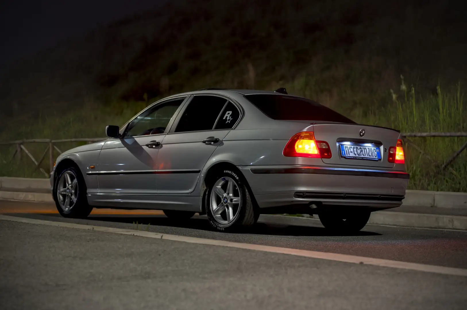 BMW 320 320d - 2