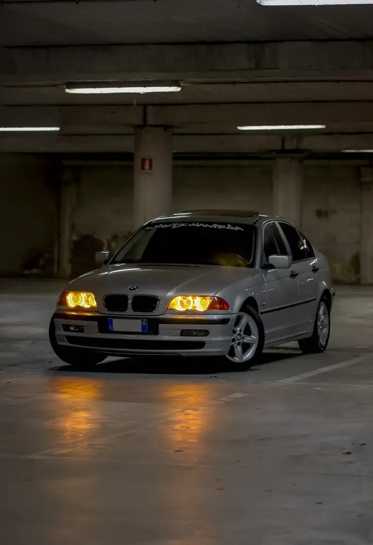 BMW 320 320d - 1