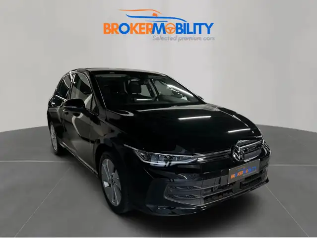 Volkswagen Golf view 4