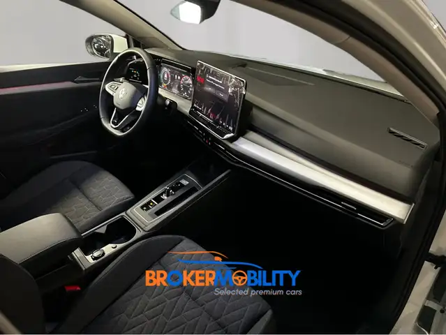 Volkswagen Golf view 12