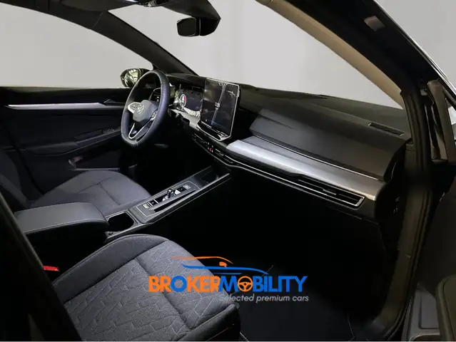 Volkswagen Golf view 13