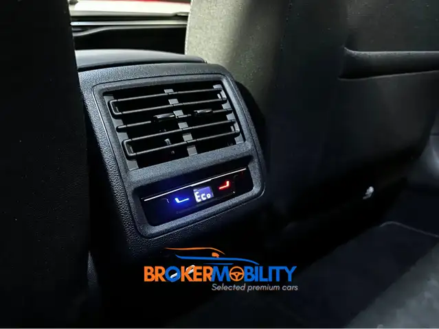 Volkswagen Golf view 10