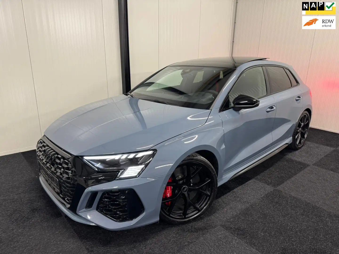 Audi RS3 2.5 TFSI QUATTRO 2024 KERAMISCH/MASSAGE/KEMORA/HUD Grau - 1