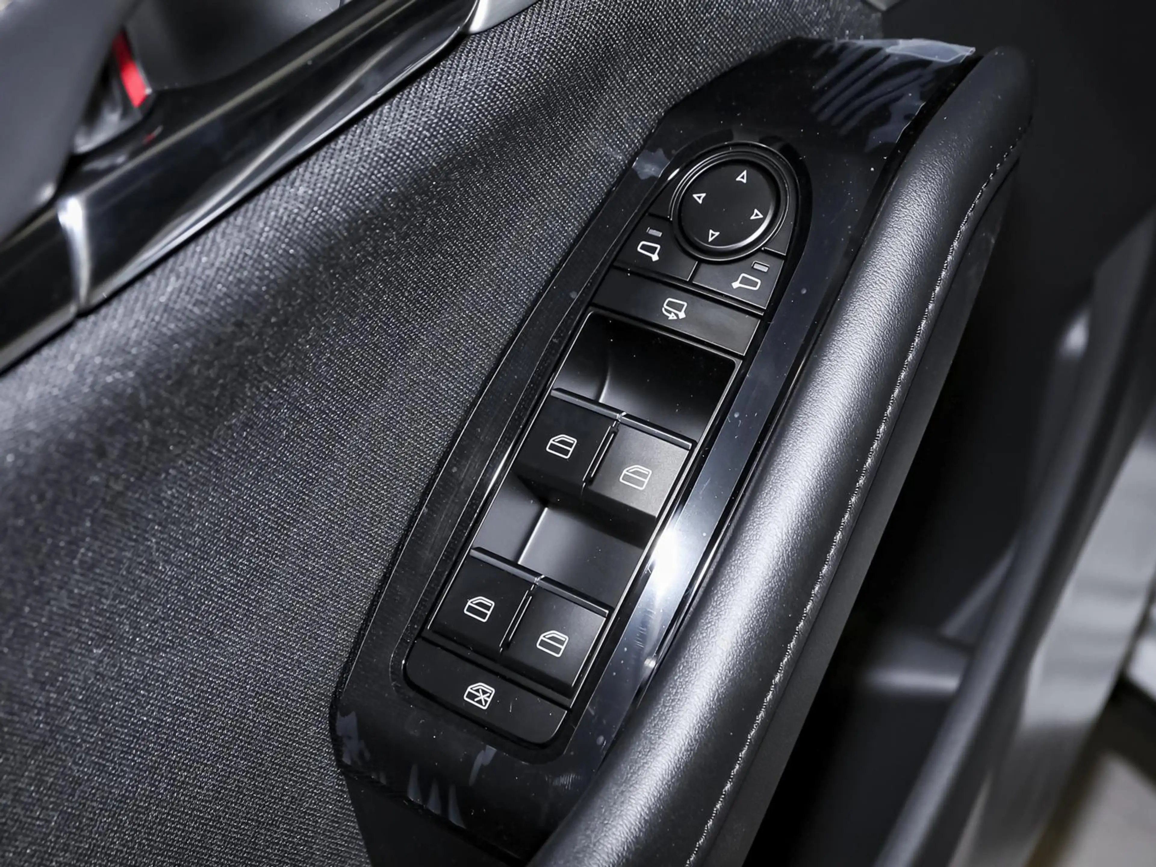 Mazda 3 2,5-Liter e-Skyactiv G 140 Exclusive-Line NAVI SHZ PDC — photo 10