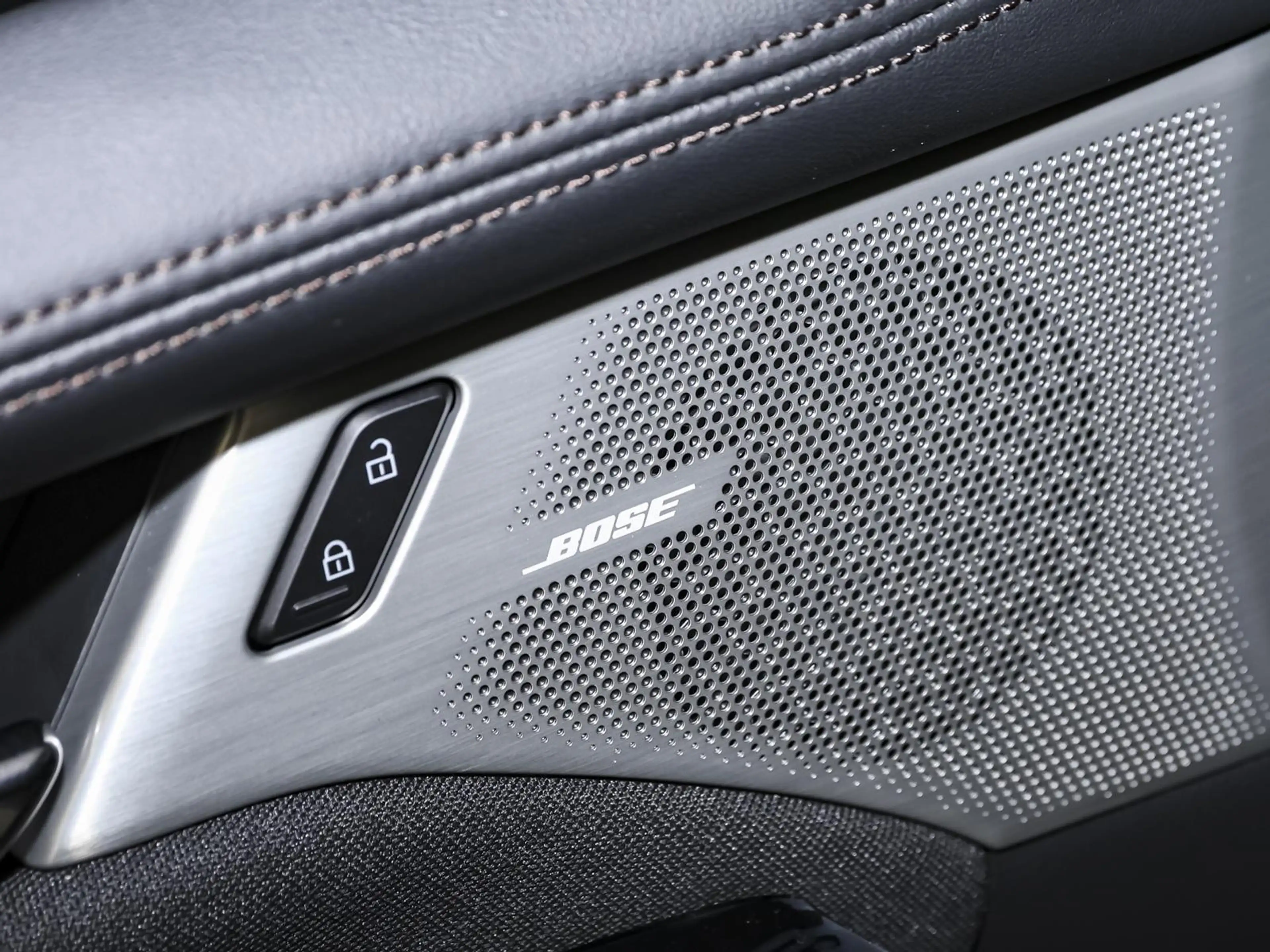 Mazda 3 2,5-Liter e-Skyactiv G 140 Exclusive-Line NAVI SHZ PDC — photo 9