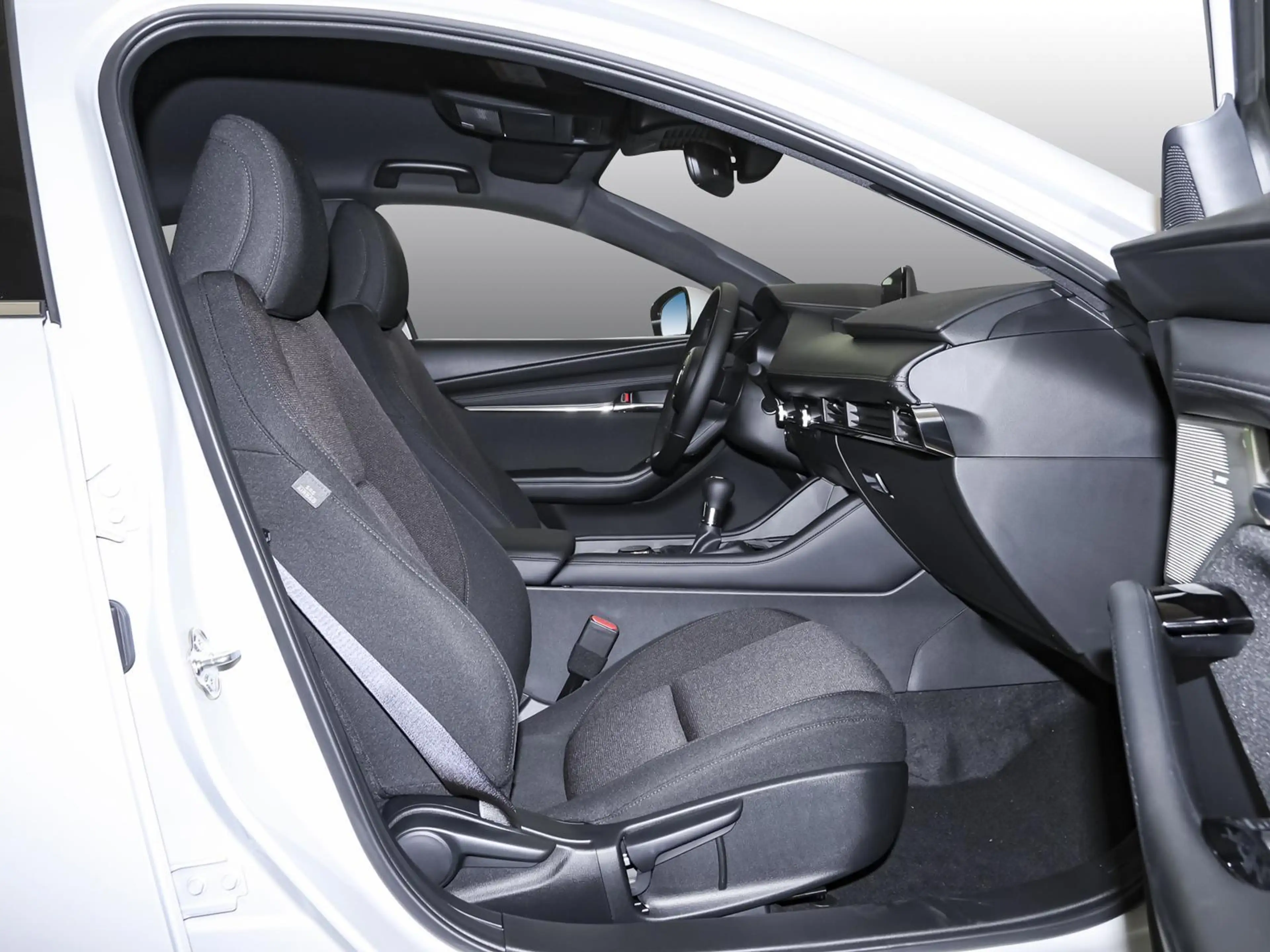 Mazda 3 2,5-Liter e-Skyactiv G 140 Exclusive-Line NAVI SHZ PDC — photo 3